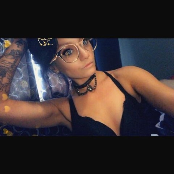 Meet your Posher, Kristen - Picture 1 of 1